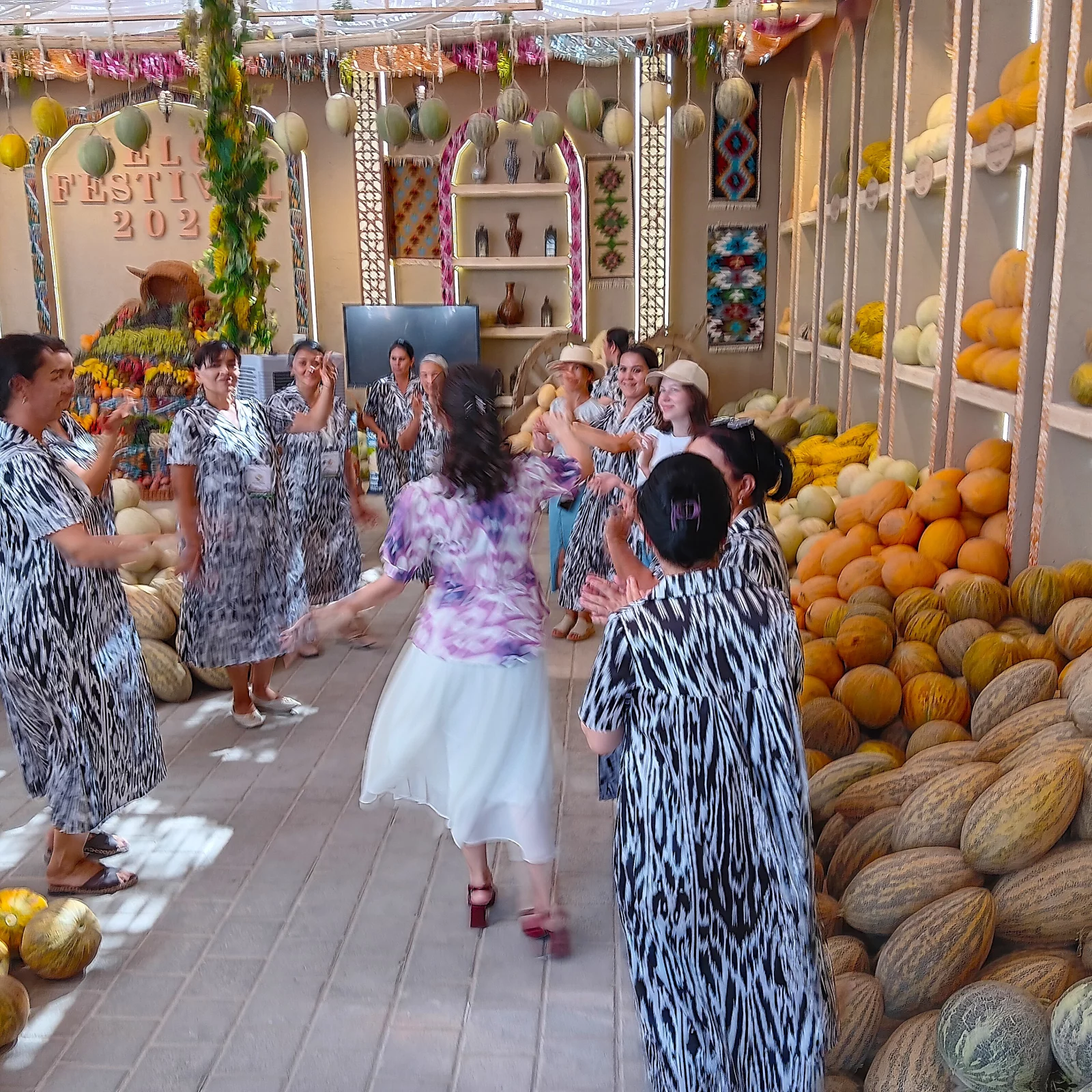 Un festival international du melon a lieu chaque été, en août, à Khiva. Convivial et festif. Photo Claude Vautrin
