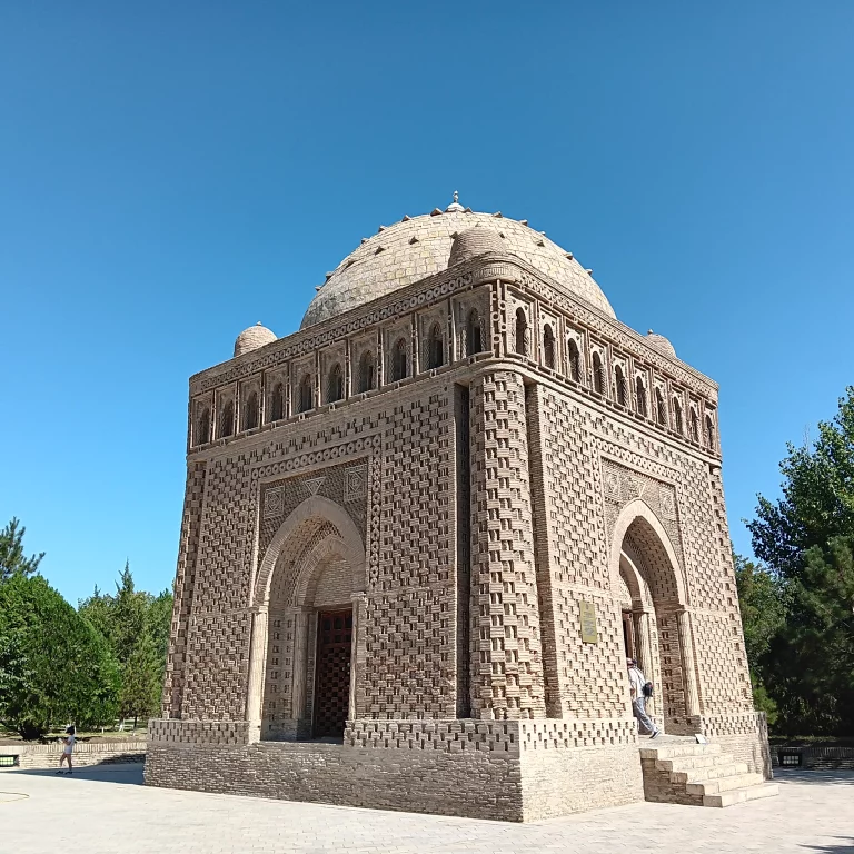 Le mausolée des Samanides ou tombeau Ismaël Sammani construit vers l'an 900. Photo Claude Vautrin