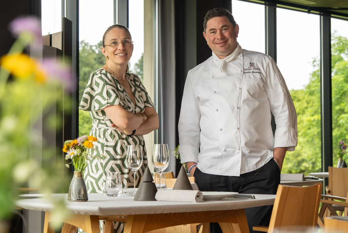 Marie-Aude Vieira et Aurélien Gransagne. Elle reste la propriétaire du restaurant et des hôtels. Elle a obtenu le prix Michelin du service en salle en 2020. Lui est devenu associé pour l'exploitation du restaurant qui a conservé ses deux étoiles Michelin depuis qu'il le dirige en 2023