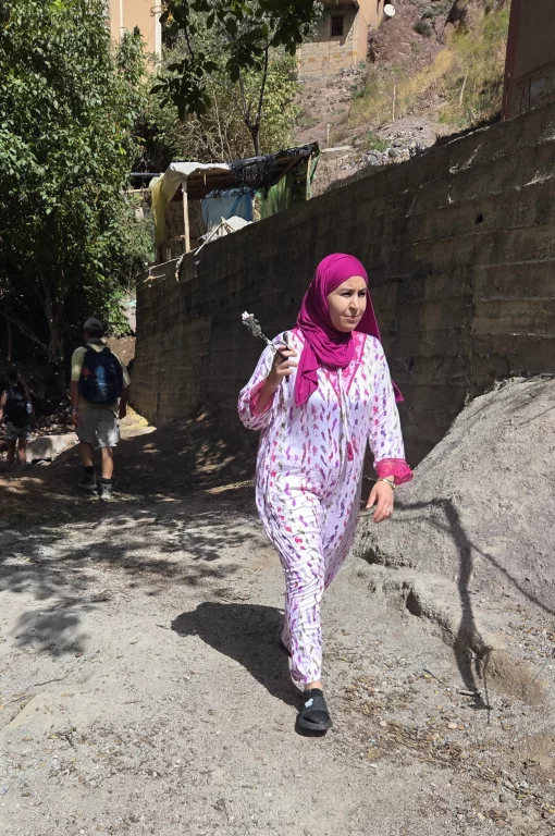 Dans les villages berbères, les femmes sont le plus souvent voilées.