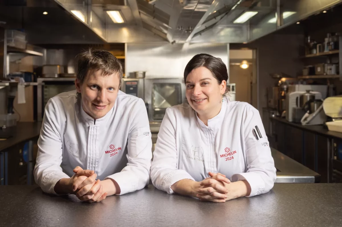 Thomas et Emilie, unis dans la vie et en cuisine ont d'abord travaillé ensemble à Rodez avant de racheter le Moulin de Cambelong.