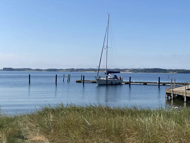 A plusieurs reprises, notre périple nous a conduit sur des îles microscopiques où nous étions le seul bateau.