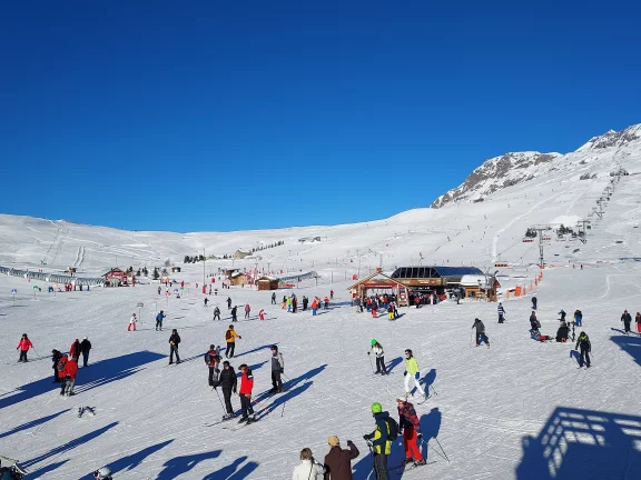 Le front de neige rassure les skieurs débutants.