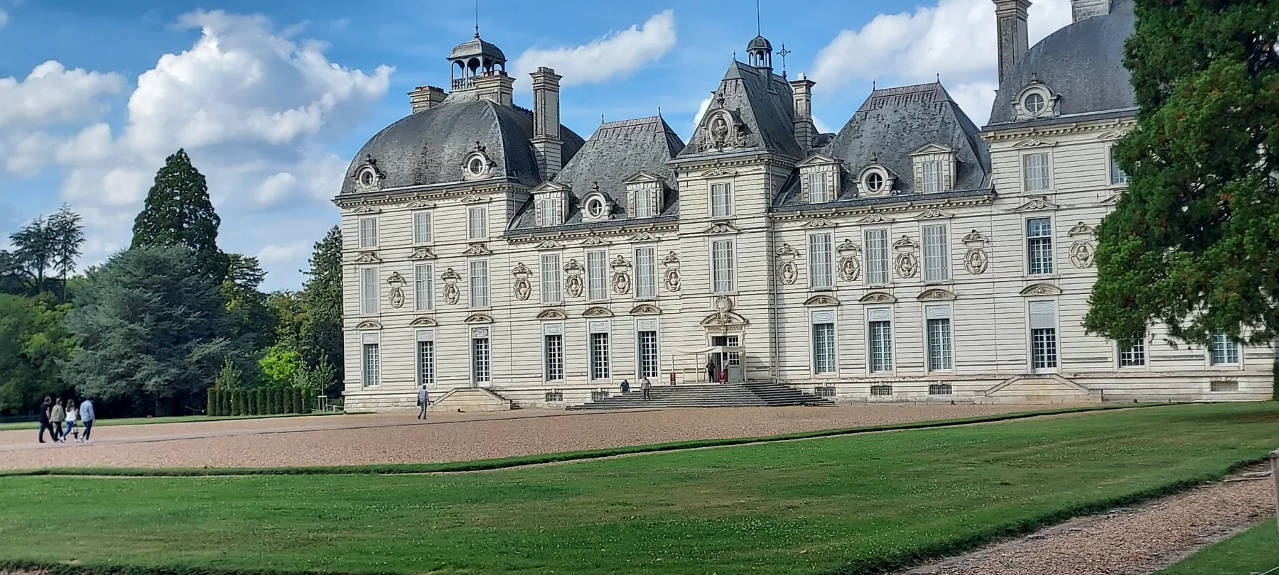 Cheverny. Le domaine est la propriété de la famille Hurault de Vibraye qui habite toujours dans une aile du château.