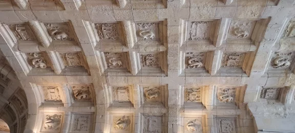 Au château de Chambord, impossible d'oublier que la salamandre est le symbole de François Ier. Elle y est représentée plus de 300 fois!