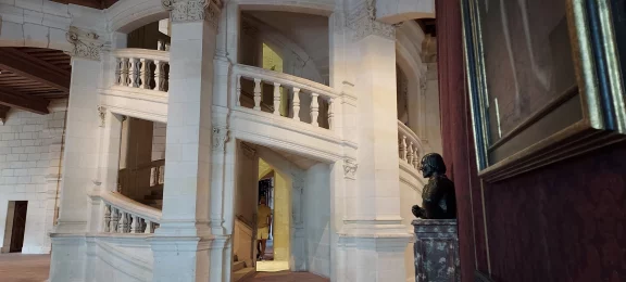 L'escalier à double révolution au coeur du château de Chambord a été inspiré par Léonard de Vinci.