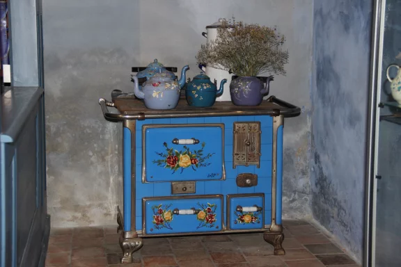 Le musée Cafetières & compagnie présente aussi des magnifiques cuisinières à bois.