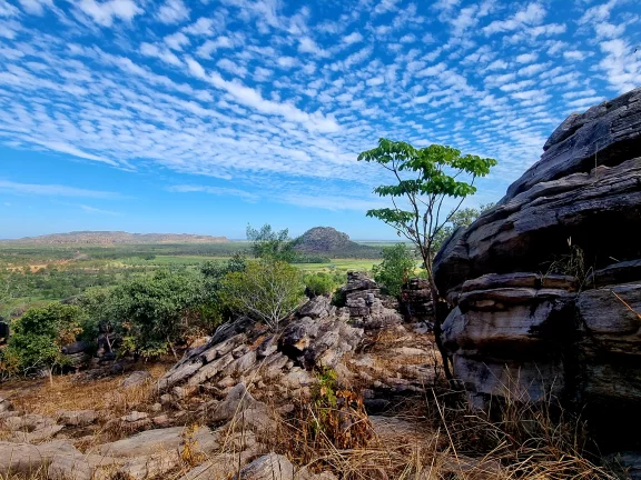 Ciel infini et lumière incomparables dans la parc national de Kakadu.