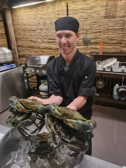 Le cuisinier du camp de Cobourg Coastal.