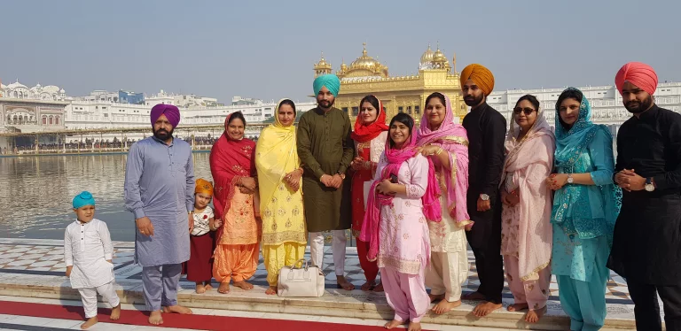 Le temple d'or d'Amritsar est le plus important centre spirituel et cultuel des sikhs.