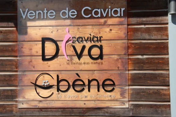 Deux marques phares de Caviar de France.