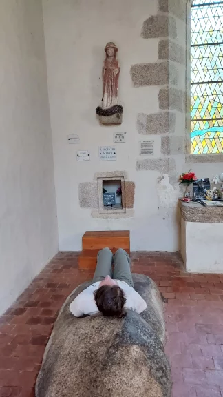 Saint Cénéri attire encore des jeunes femmes.