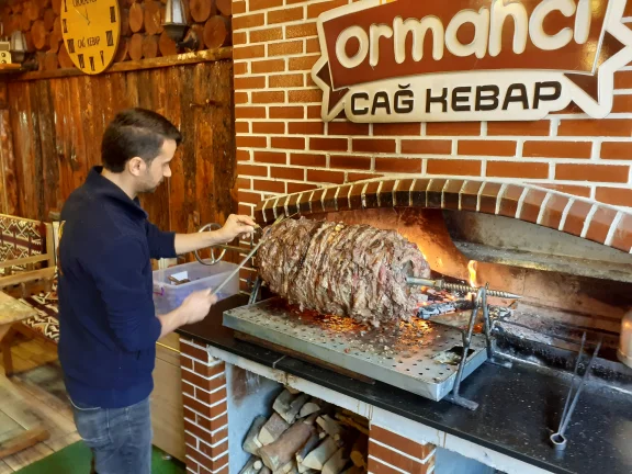 Sarikamis, une halte de choix chez Ormanci Cag Kebab