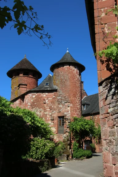 Collonges-la-Rouge une étape sur la voie de Rocamadour.
