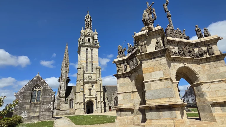 L'enclos paroissial de Pleyben.