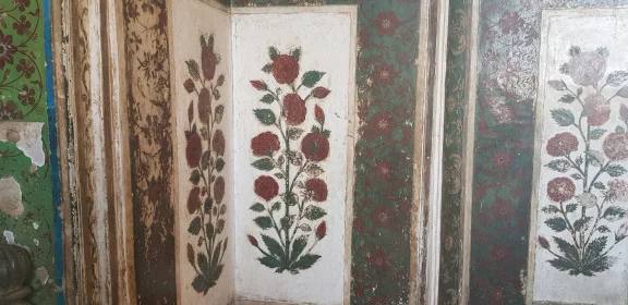 Si au Taj Mahal les déocrations sont en marbre, au Bibi Ka Maqbara elles sont en pla^tre peint.