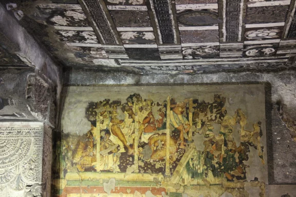 Les peintures dans les grottes ajanta ont été appliquées sur du plâtre sec.
