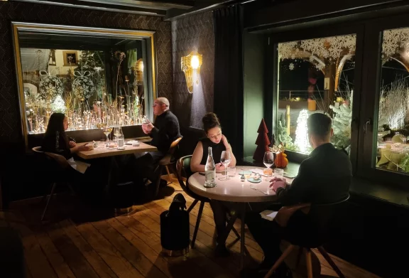 La salle du restaurant "Le feuillage" dans une atmosphère très feutrée.