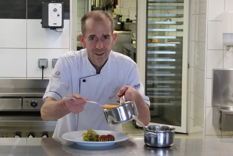 Fabrice Durain a ouvert son restaurant à Vecoux aprés de multiples expériences de par le monde.