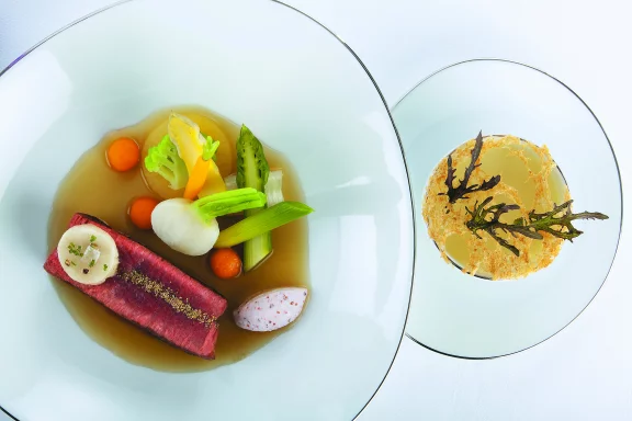 Boeuf poché et roti au poivre de cassis. Photo M.Cellard 