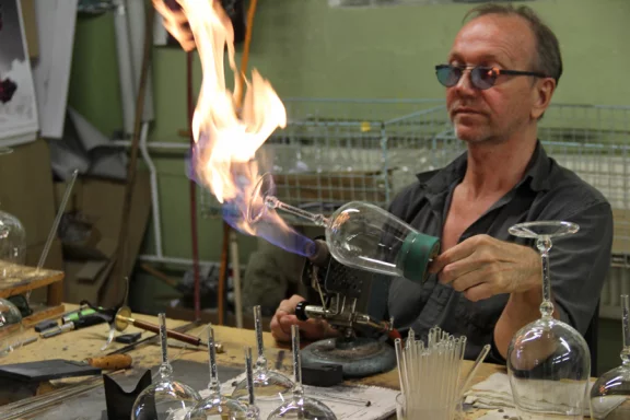 Eisch Frauenau. La finition par le feu.