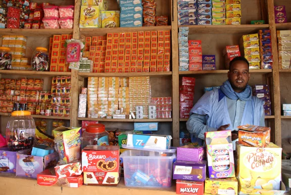 Un épicier de Chinguetti.