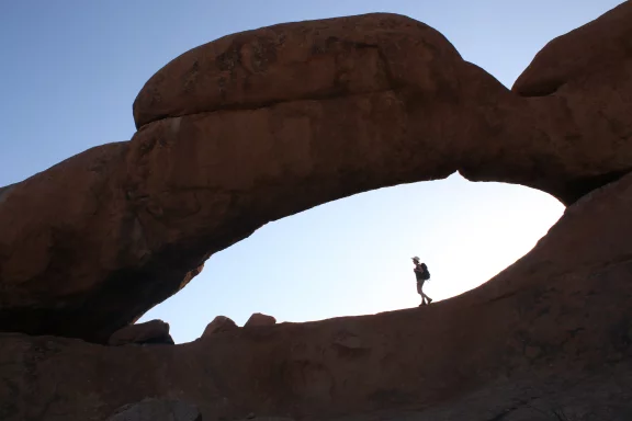 Le rock Arch du Spitzkoppe.