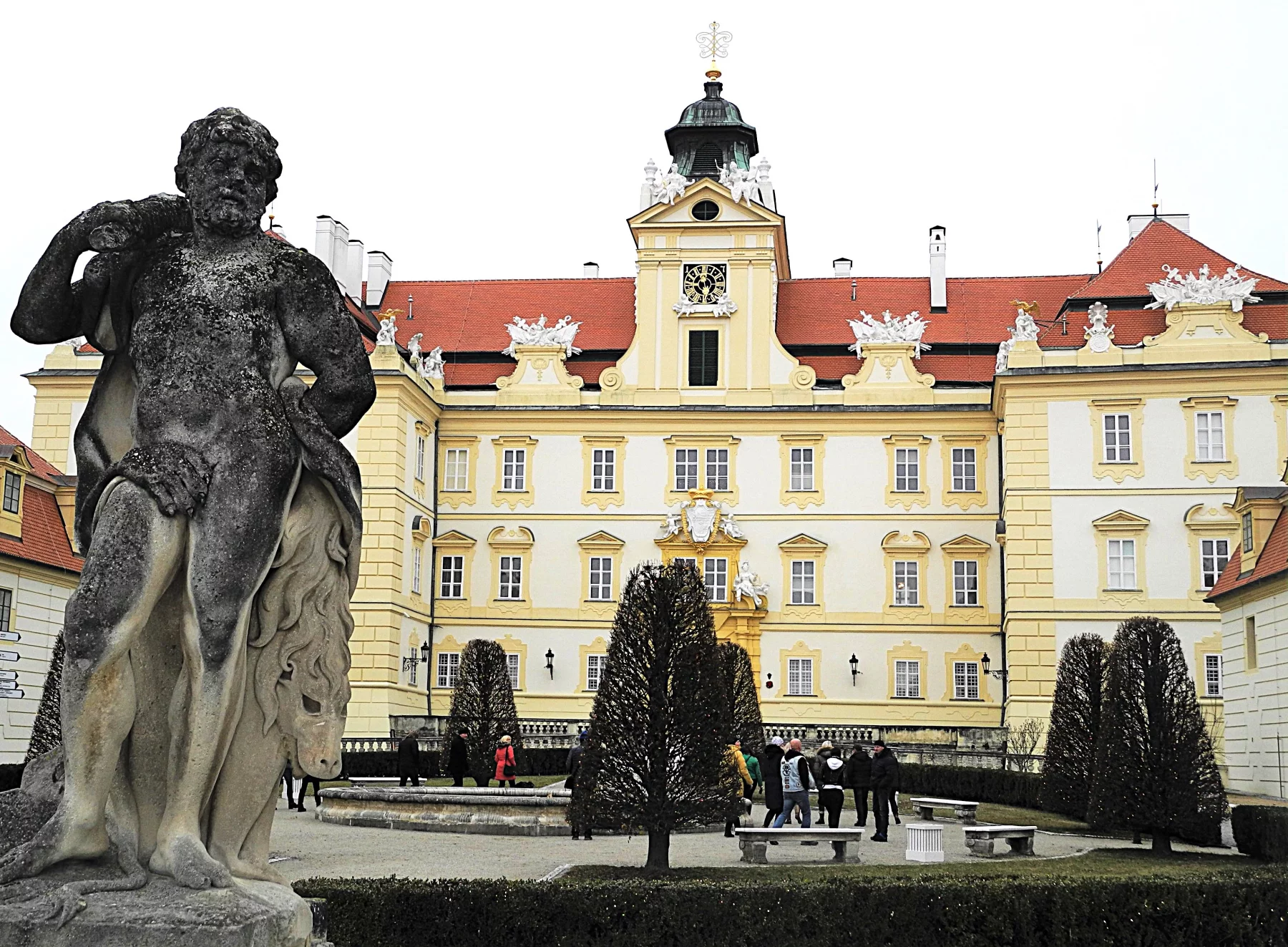 Le château baroque Valtice abritant les caves du salon des vins de la République tchèque