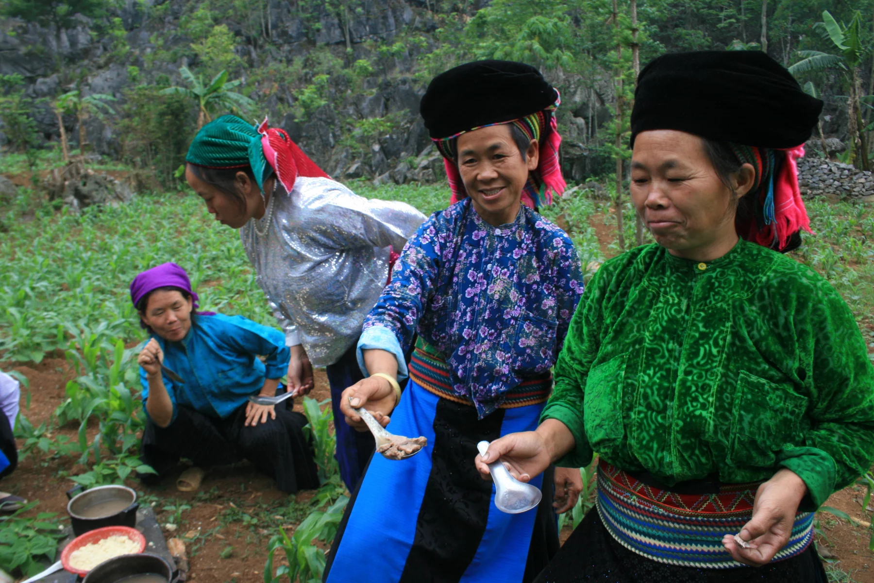Lors d'une fête de village dans le Nord-Vietnam.