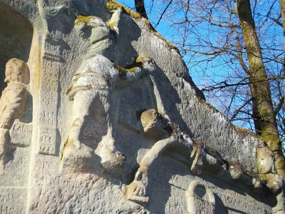 La Pierre des douze apôtres entre Bonneval et Relanges