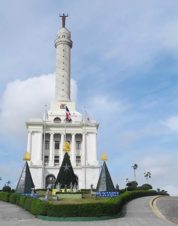 Erigé en 1944, le monument commémore les 100 ans de l'indépendance du pays