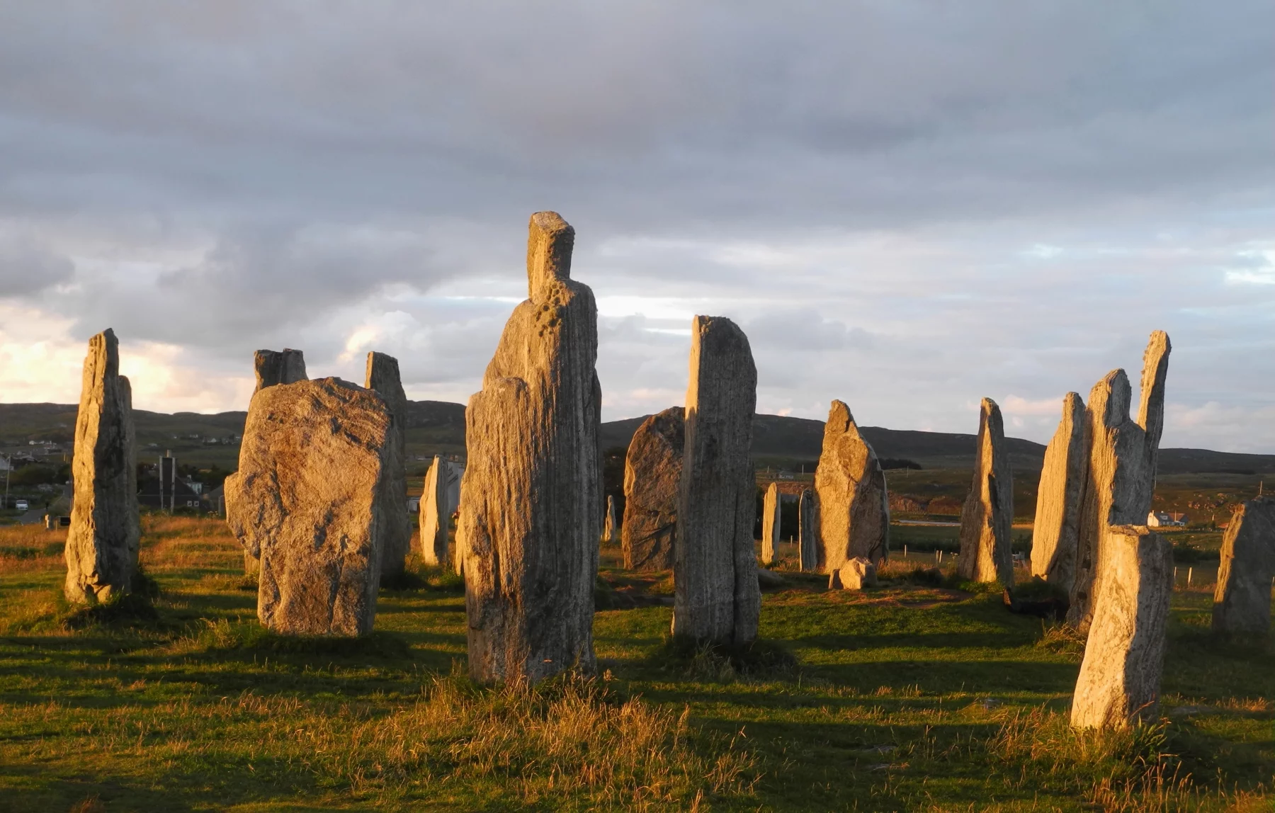 Sur le site mégalithique de Callanish, "les fir bhreig", les faux hommes".