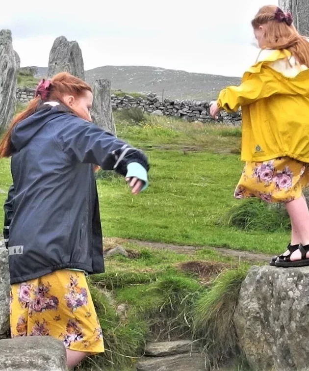 Elles dansent sur les Hommes debout de Callanish