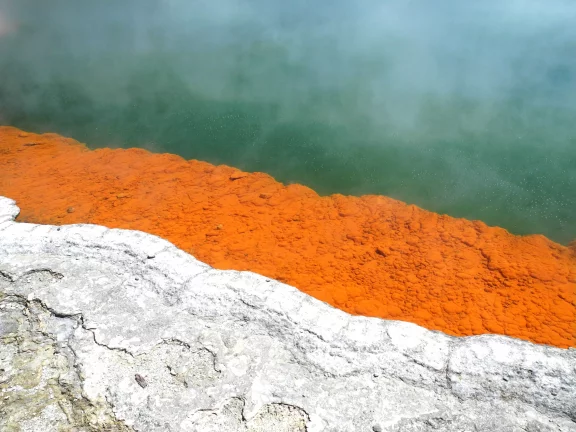 Magie des couleurs à Wai O Tapu, Ile du nord