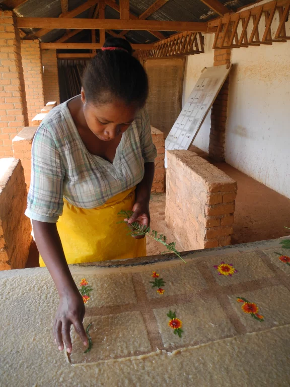 Fabrique de papier artisanal Antamoro