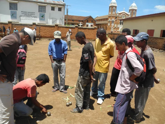 Partie de pétanque à Betafo
