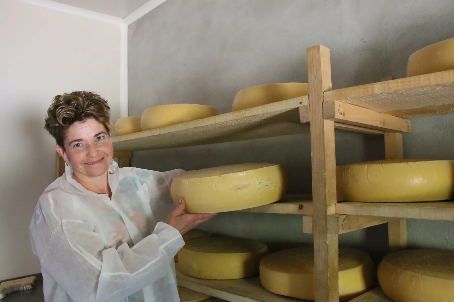 Lavage des bargkass à l'eau salée à le ferme-auberge du Lochberg.