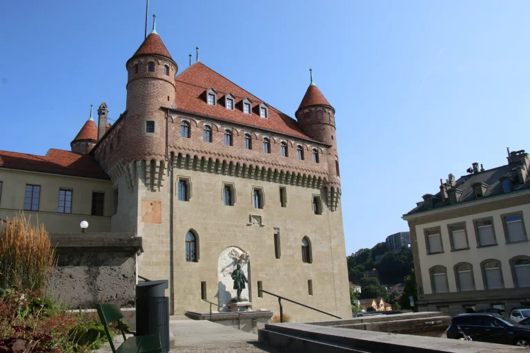 La chateau Saint-Marie daté du XVè siècle est aujourd'hui le siège du conseil d'Etat et de la chancellerie.