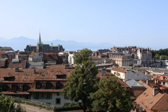Lausanne a été construite sur trois colinnes.
